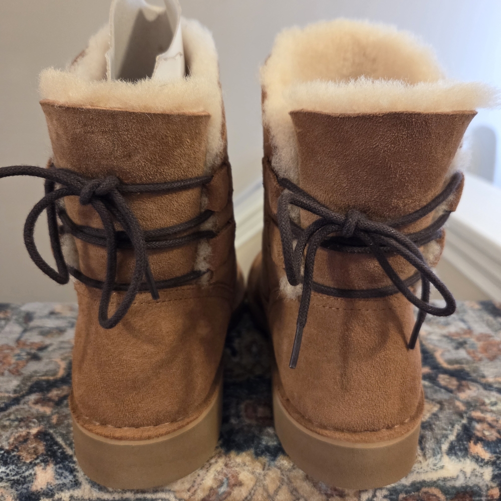 NEW UGG Tan Naiyah Boots